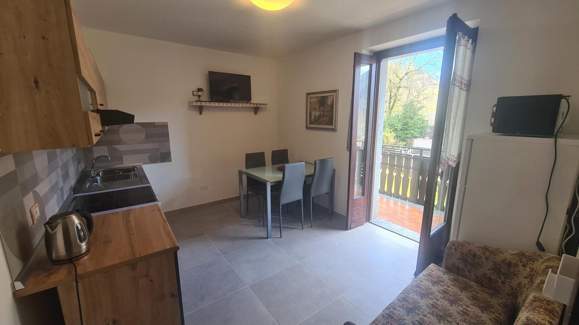 Bioledro Casa Lena Apartment Mezzolago Ngoại thất bức ảnh